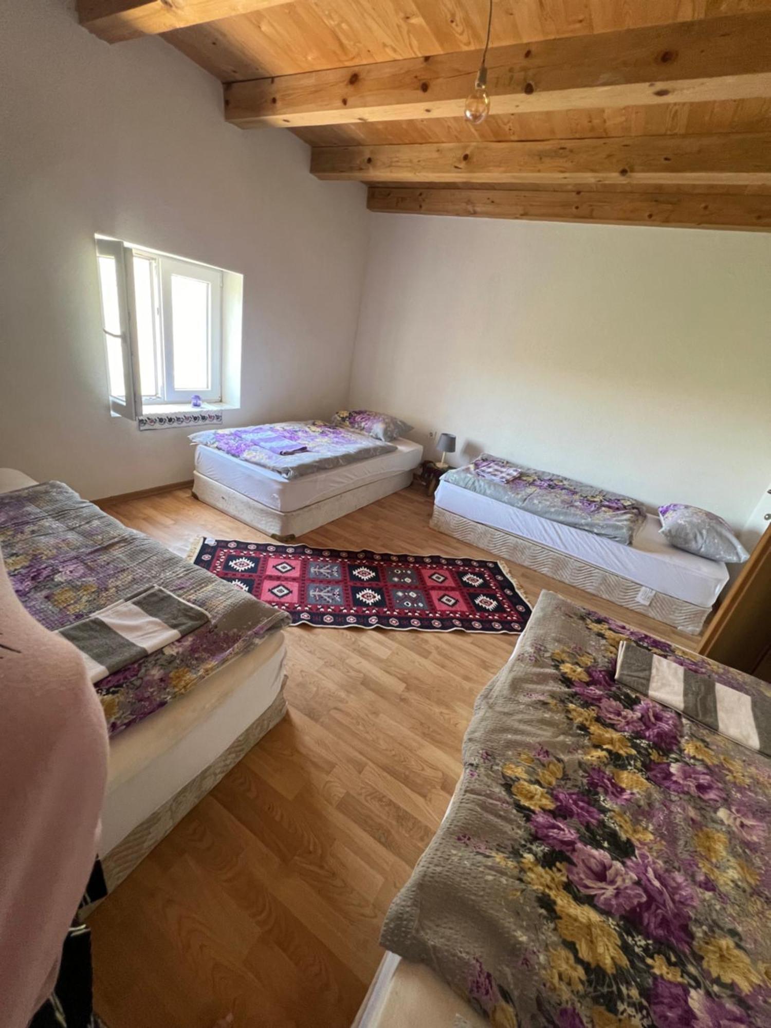 Bed and Breakfast Kod Kapetana Tea Gornji Lukomir Exterior foto