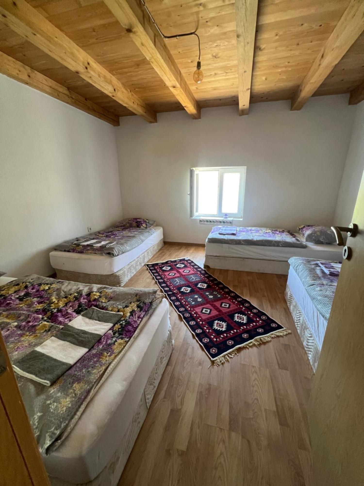 Bed and Breakfast Kod Kapetana Tea Gornji Lukomir Exterior foto